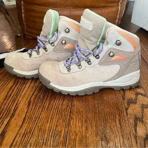 Columbia Women's Newton Ridge Plus Waterproof Amped Hiking Boot